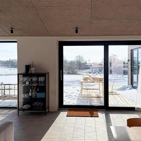 4 Bedroom Beautiful In *