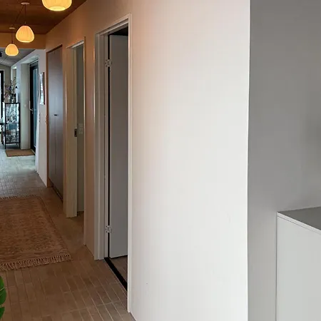 4 Bedroom Beautiful In * ハザスレウ