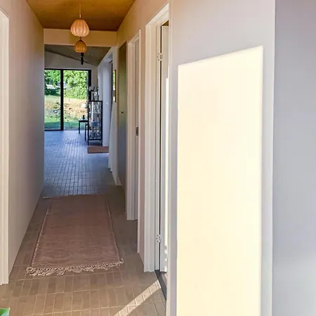 度假居 4 Bedroom Beautiful In 哈泽斯莱乌