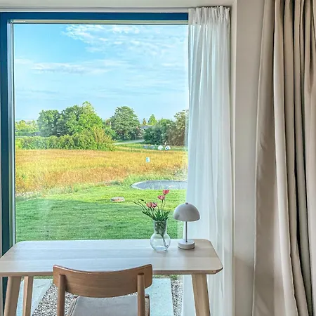 度假居 4 Bedroom Beautiful In 哈泽斯莱乌