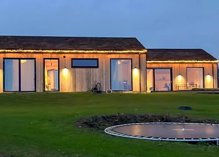 4 Bedroom Beautiful In Nyaraló