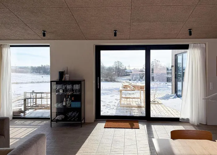 4 Bedroom Beautiful In *