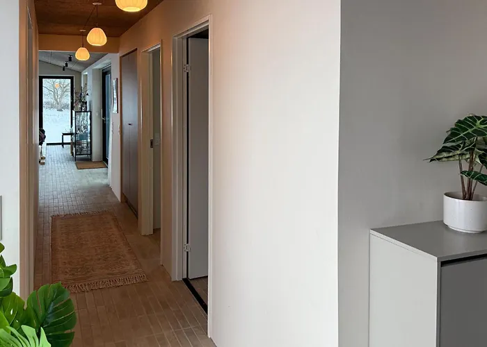 4 Bedroom Beautiful In * ハザスレウ