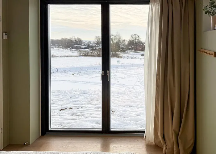 Nyaraló 4 Bedroom Beautiful In *